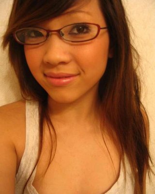 Asian Sweetie Camwhoring And Looking Gorgeous