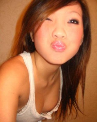 Asian Sweetie Camwhoring And Looking Gorgeous