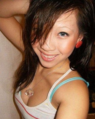 Asian Sweetie Camwhoring And Looking Gorgeous