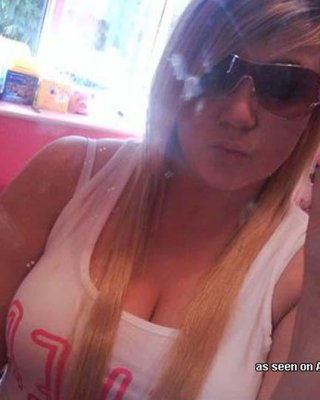 Heiße Fotokompilation von dampfenden Selfpics von vollbusigen Mädels
 #60481242