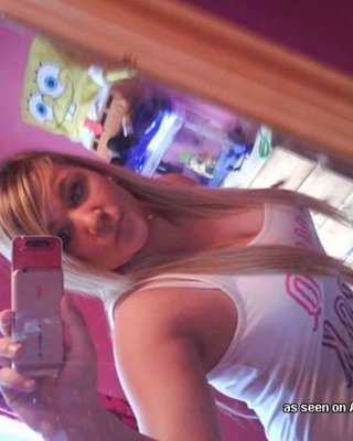 Heiße Fotokompilation von dampfenden Selfpics von vollbusigen Mädels
 #60481253