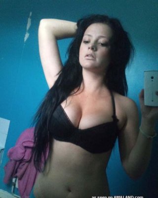 Heiße Fotokompilation von dampfenden Selfpics von vollbusigen Mädels
 #60481291