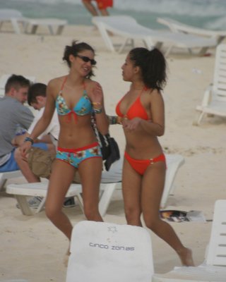 Bilder von heißen Mädchen beim Feiern am Spring Break
 #60678980