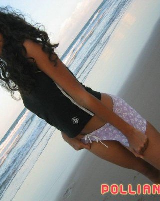 Pictures of Polliana having some fun on the beach #59834438