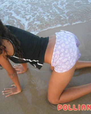 Pictures of Polliana having some fun on the beach #59834483
