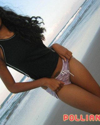 Pictures of Polliana having some fun on the beach #59834537