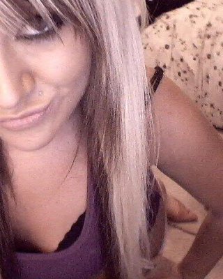 Bilder von jugendlich gnd monroe setzen auf eine heiße Cam-Show
 #59626492