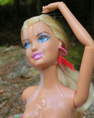 11 Barbie Sunbathing (Doll)