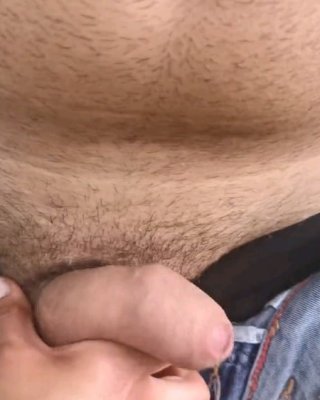 Mi scappella il pisello al parchetto
 #80095261