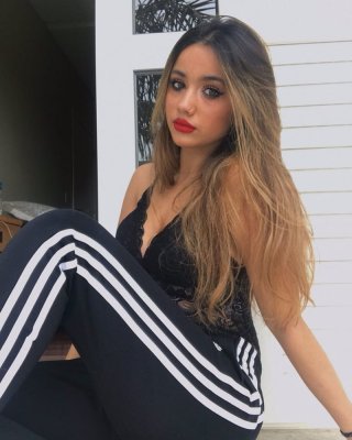 Amateur Brünette 266
 #102678308