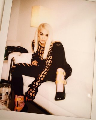 Oben-ohne-Bilder von rita ora
 #79644598