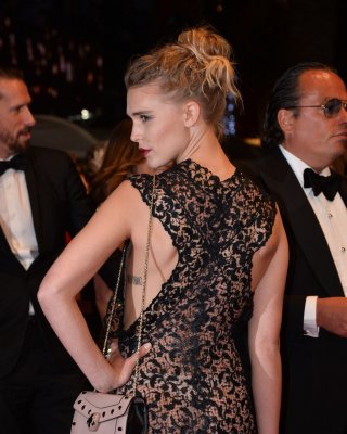 Gaia weiss durchsichtig
 #79609407