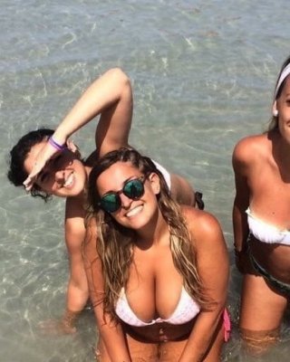 Nicht nackt vollbusige Babes 18
 #96302206