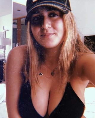 Nicht nackt vollbusige Babes 18
 #96302287