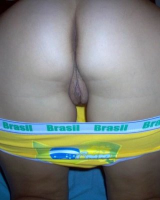 Brazilian Girlfriend Showing Her Big Pussy