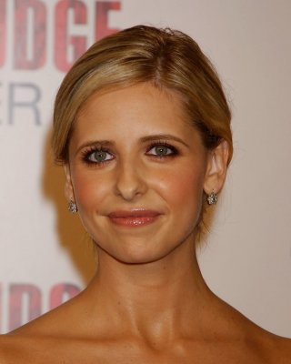 Sexy Sarah Michelle Gellar - 2004 Prem