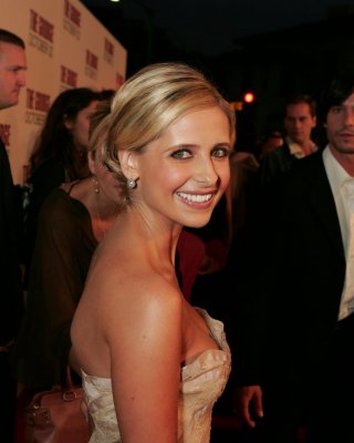 Sexy Sarah Michelle Gellar - 2004 Prem