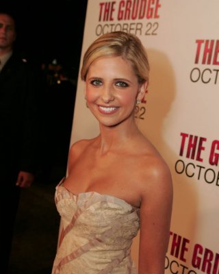 Sexy Sarah Michelle Gellar - 2004 Prem