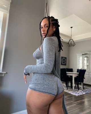 Insta Modell jada a
 #102537982