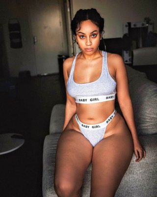 Insta Modell jada a
 #102537990