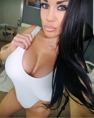 Alles über einteilige Bodysuits & Badeanzüge Ausgabe 2
 #101234991