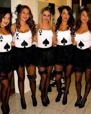 Kostüm und Uniform
 #101665336