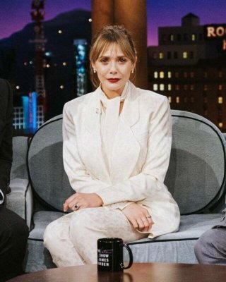 Elizabeth Olsen nude #107759479
