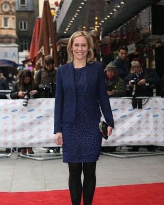 Schöne Nachrichtensprecherin sophie raworth
 #93879939