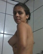 Moreninha tirou fotos nua no banheiro
 #90880700