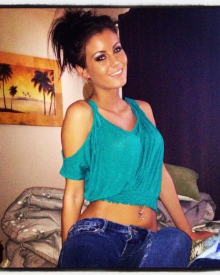 HOT Virginia Former Hooters Girl