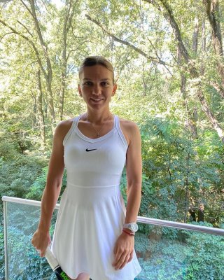 Tennis Mädchen mischen 3
 #90447193
