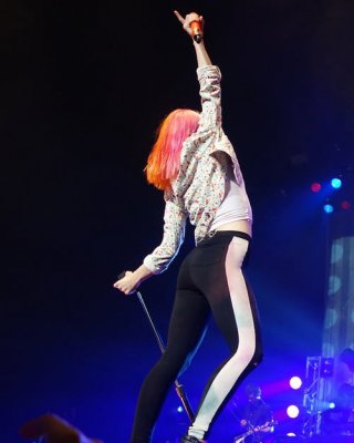 Hayley williams gives me hard times!
 #104968633