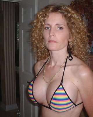 Busty uns lockig milf plus video oben riesig
 #91739609