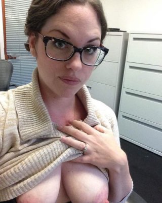 Saggy Titten
 #91078407