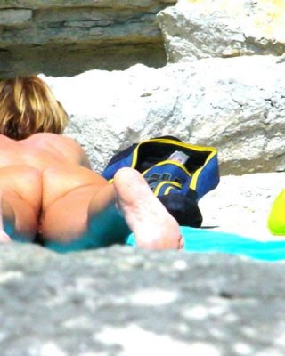 Nudist Felsen
 #97574353