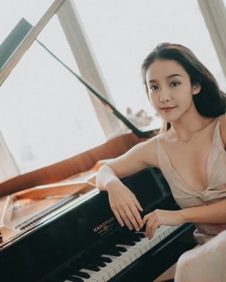 Asiatische Mädchen
 #105247470
