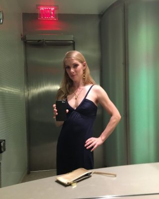Chelsea teel leaks
 #79517084