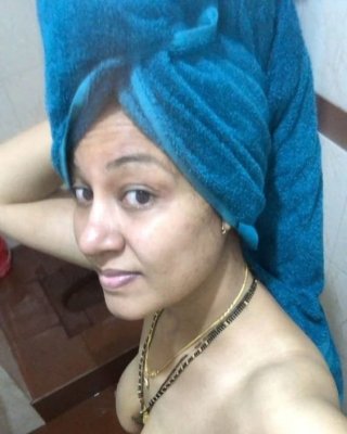 Desi
 #99484184