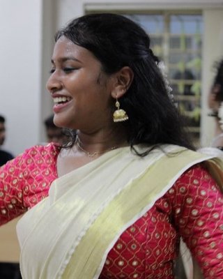 Qiz uni eshakda berdi Porno tushida deflowered