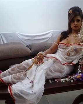 Sri Lankanische Mädchen
 #88933352