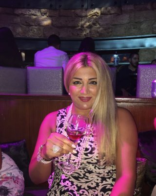 Meine Frau
 #105302779