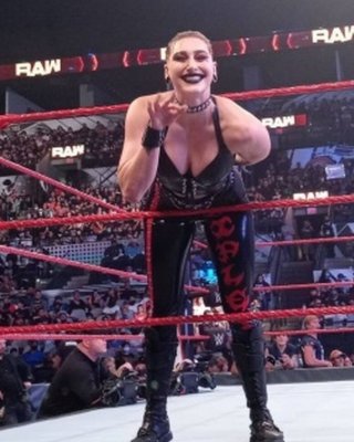 Rhea Ripley nackt #108309493