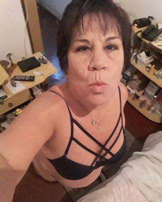 セクシーなアブエラが車の中にザーメンを入れてくれる
 #102905602