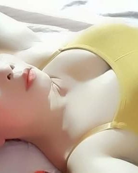 Große Brust sexy
 #95216773