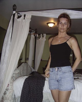 Sexy Milf posiert für ihren Mann
 #103105667