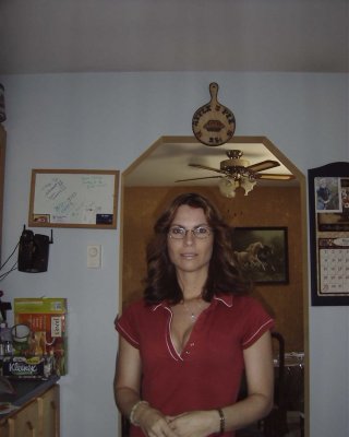 Sexy Milf posiert für ihren Mann
 #103105693