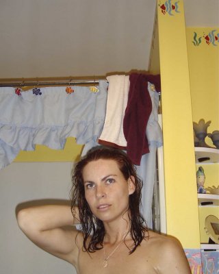 Sexy Milf posiert für ihren Mann
 #103105706