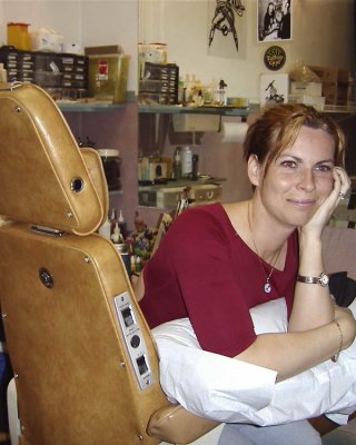 Sexy Milf posiert für ihren Mann
 #103105723
