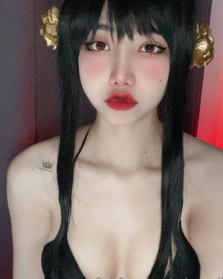Nahaneulll nackt #109509659