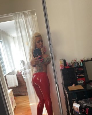 Sexy Bimbo 2